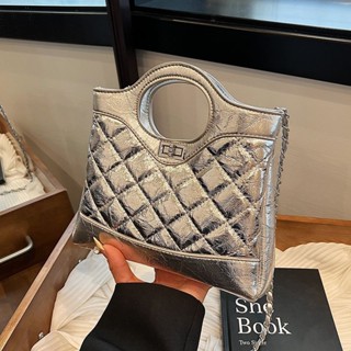 【YXJ SHOP】手提包 女包 包包女 夏天銀色小包包女 新款洋氣百搭鏈條單肩斜挎包 時尚手提水桶包