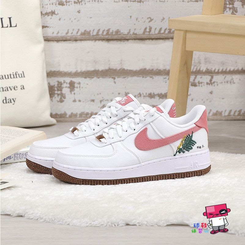 {正品}特價優惠 W NIKE AIR FORCE 1 07 SE 白粉 刺繡 牛仔布 女鞋 CZ0269-101