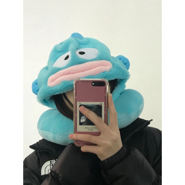 Amber優選✨韓國卡通U型枕可愛毛絨藍色大嘴魚帶帽子二合一便攜保暖護頸枕