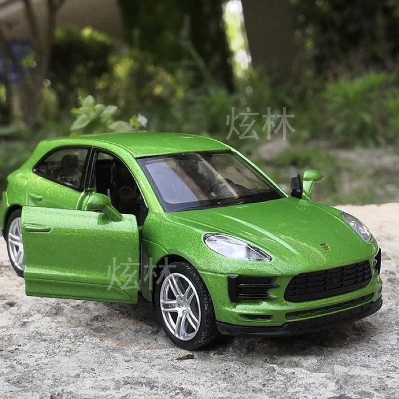 熱銷 PORSCHE保時捷 MACAN TURBO 合金汽車模型