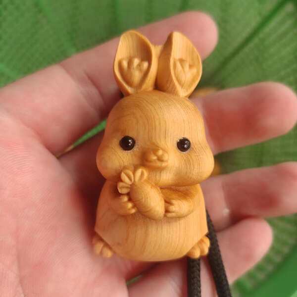 木雕工藝可愛小兔木質兔子擺件家居雕刻動物手把件創意生日禮物
