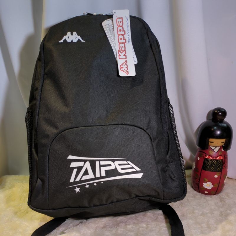 品牌 Kappa 雙人牌 全新 台北市全中運後背包-黑色 有兩個拉鏈主層，主要層內有NB厚夾層 兩個網袋 男女均可使用
