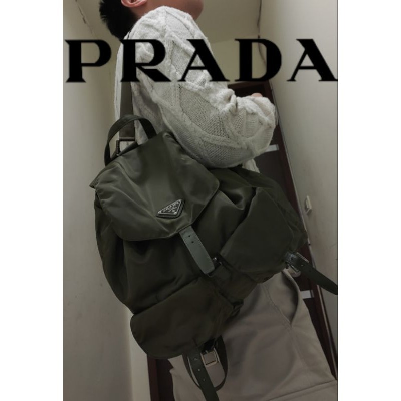 ㊣✨PRADA✨【8成新】普拉達 軍綠色 掀蓋式 皮革 輕量 大型 帆布 後背包/二手包/二手精品/保證正品