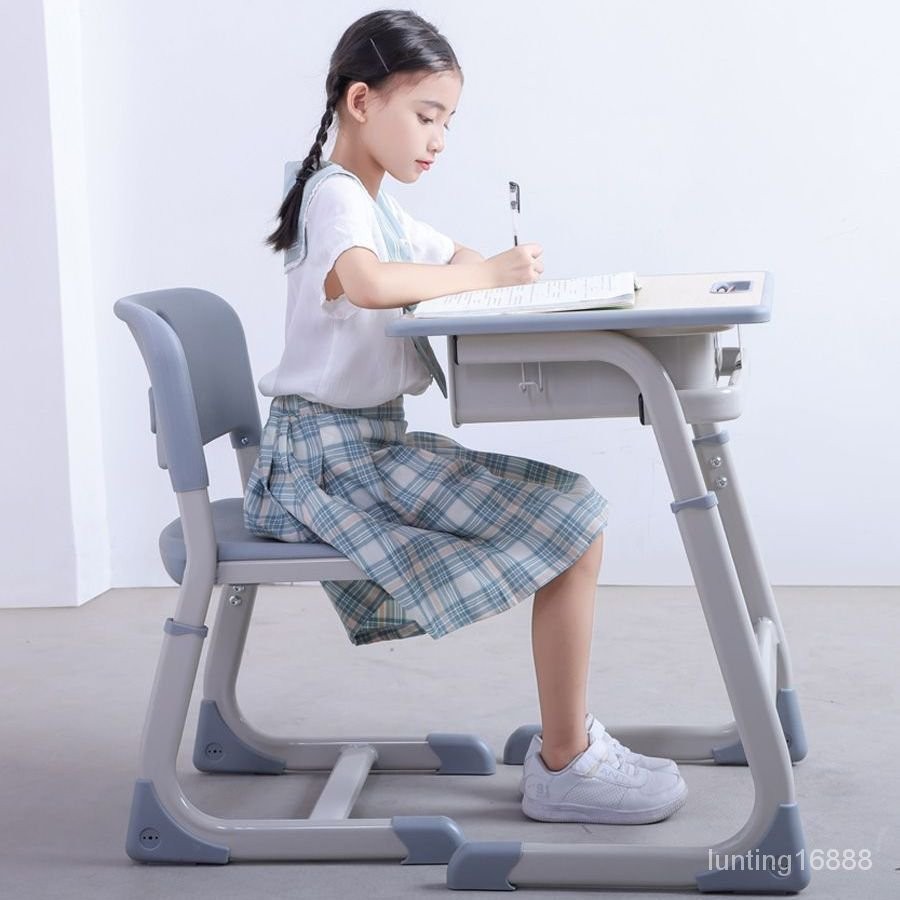 學校衕款小學生書桌傢用兒童學習桌寫字桌椅男孩小孩作業課桌套裝 學習桌 兒童學習桌椅 寫字桌 兒童書桌 兒童桌椅 課桌椅