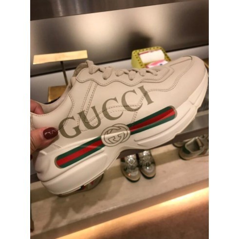 精品二手 現貨 GUCCI 古馳 男款 Rhyton Logo 皮革 運動鞋 休閒鞋 象牙色 老爹鞋 500877