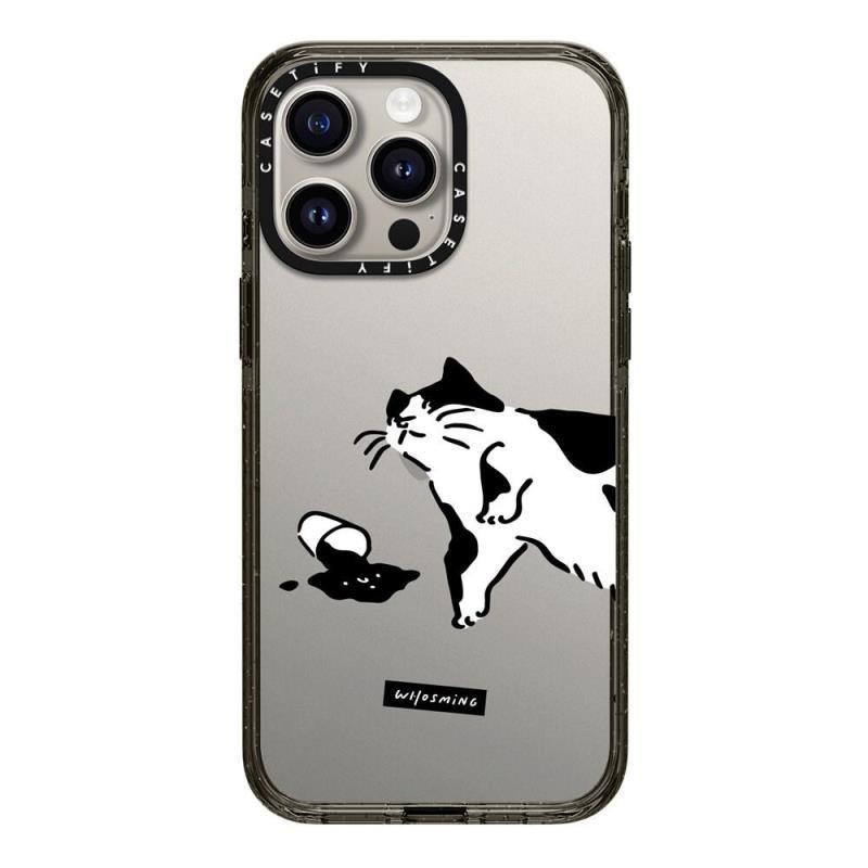 【台灣出貨】CASETiFY 保護殼 iPhone 15 Pro/15 Pro Max 小貓打翻咖啡 WHOSMiNG
