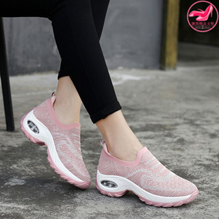 🎀娜美精品🎀氣墊鞋 女鞋 運動鞋 防滑 透氣 舒適 慢跑鞋 時尚舞蹈女鞋軟底厚底一腳蹬女鞋飛織幫麵搖搖鞋新款健步鞋