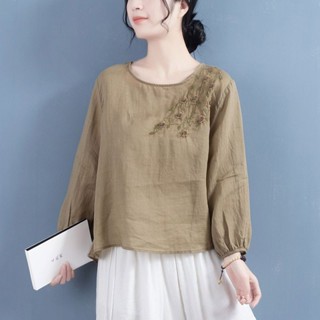 棉麻刺繡圓領長袖T恤女/春夏複古文藝寬鬆純色套頭繡花打底上衣女/古著風媽媽裝 /大碼女裝