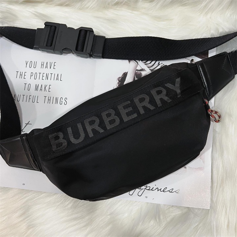 二手現貨 BURBERRY 博柏利Sonny – Horseferry 印花塗層帆布蘇尼腰包80365551 免運