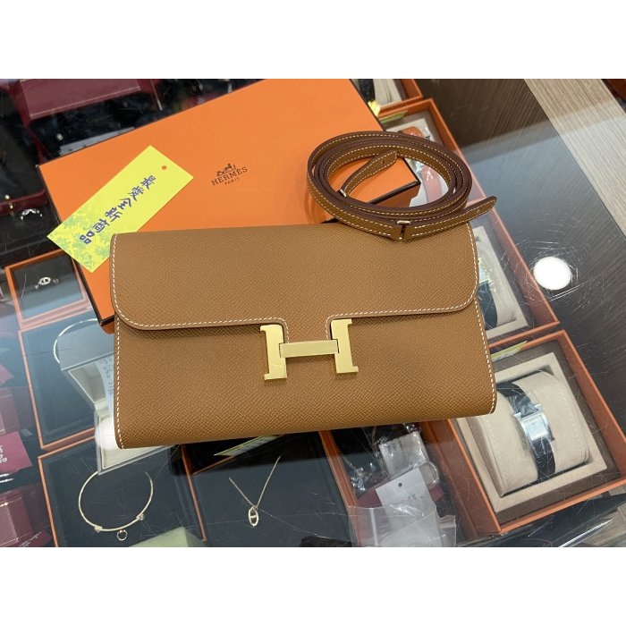 二手精品HERMES CONSTANCE TO GO 37 全新愛馬仕焦糖色金釦康康長夾手拿包迷你斜背包 WOC