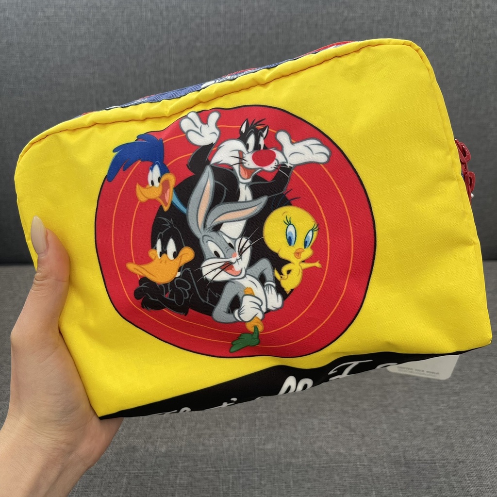 全新品 Lesportsac Looney Tunes 兔八哥 7121 旅行出差洗漱包證件收納包化妝包手拿包零錢包
