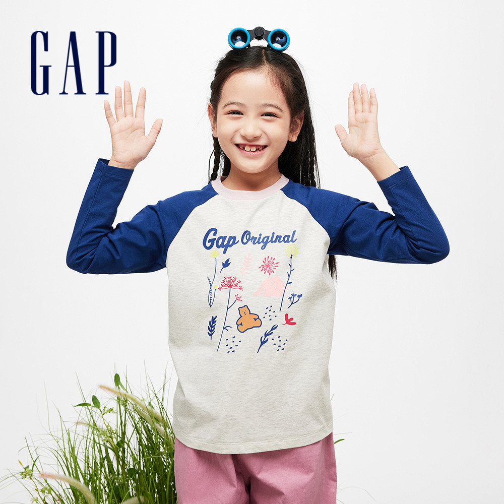 Gap 女童裝 Logo小熊印花圓領長袖T恤-藍白撞色(890403)