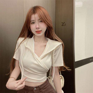 Ruby大尺碼女裝純色交叉v領連帽短袖t恤女式2024夏新款修身短款純欲風上衣女裝潮