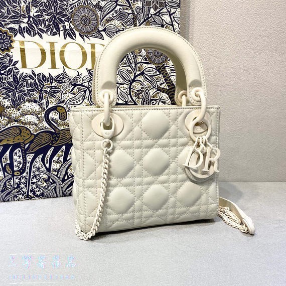 二手免運 Dior(迪奧) LADY系列 奶白色羊皮 MINI 三格戴妃包