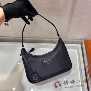 二手精品 PRADA 普拉達 Re-Edition 2005 腋下包 黑色 尼龍Hobo 手提包 肩背包 1NE204