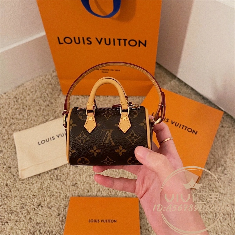 Shop Louis Vuitton SPEEDY 2022 SS Speedy monogram bag charm (M00544) by  pipi77