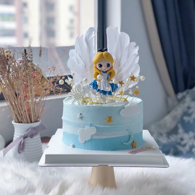 愛麗絲公主玩偶卡通生日主題蛋糕擺件白色羽毛珍珠皇冠插件牌套裝