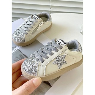 💕洋洋兒童店💕 兒童運動鞋 女童運動鞋 秋季女寶寶鞋軟底防滑亮晶晶小白鞋臟臟鞋星星闆鞋嬰幼兒鞋子春秋 女童板鞋