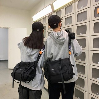 新款💯日係ins潮牌百搭大容量斜挎包 韓國休閒尼龍港風機能包男女工裝包 單車騎行機車側背包包 大容量學生包 斜背包 郵差