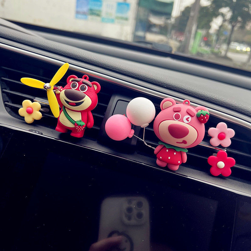 𝑩𝑩🎉 網紅可愛草莓熊車載香薰汽車出風口香水夾香氛擺件車內裝飾品女神