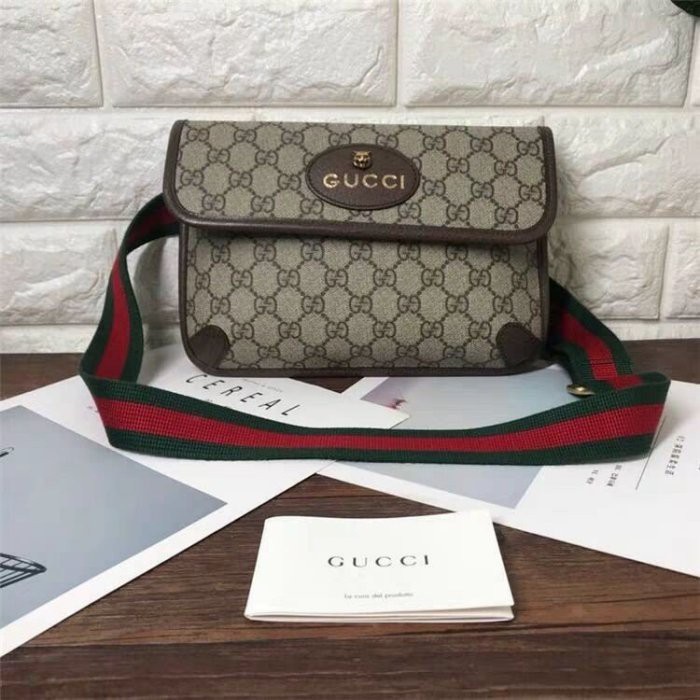 Gucci胸包 493930 GG Supreme Belt Bag 虎頭腰包 斜挎包 現貨