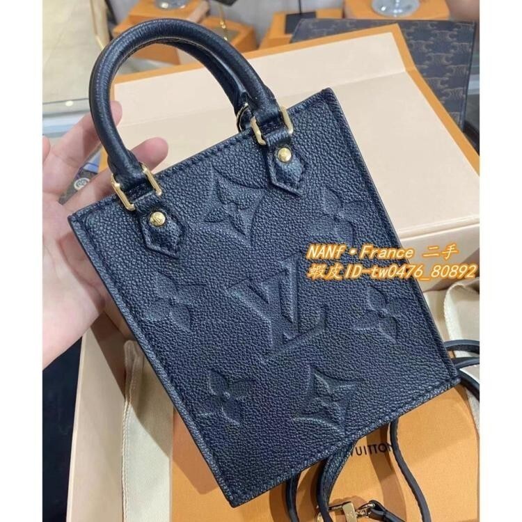 精品二手 LV 路易威登 PETIT SAC PLAT 壓紋 mini tote 托特琴譜包 手提斜背包