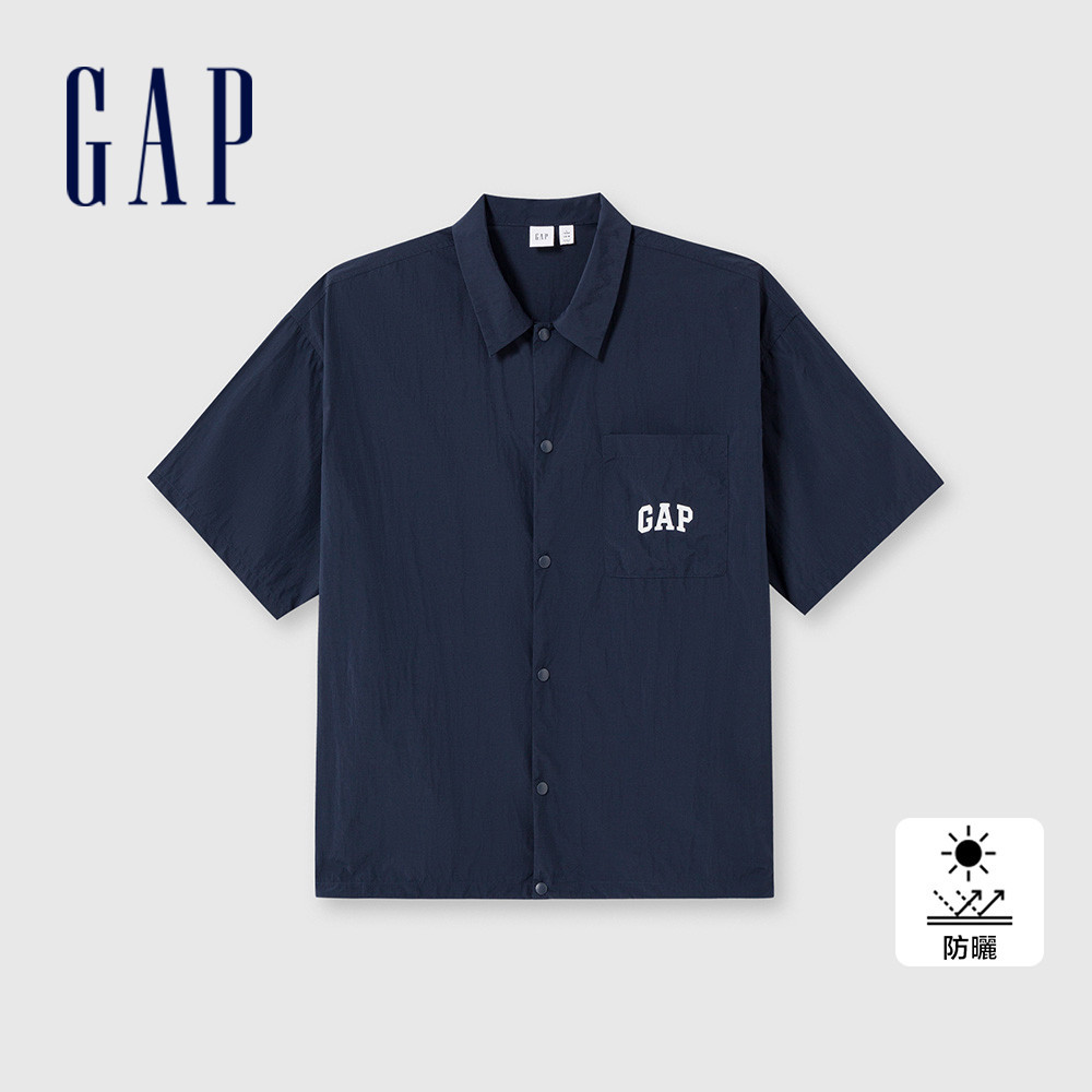 Gap 男裝 Logo防曬印花翻領短袖襯衫-海軍藍(461226)