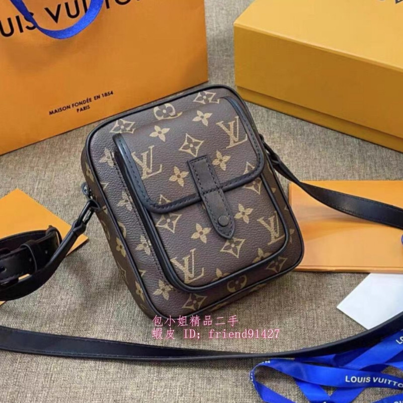 現貨二手 LV 路易威登 CHRISTOPHER M69404 2020新款 相機包 老花 手機包 斜背包 肩背包