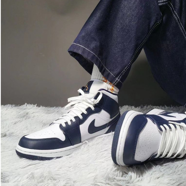 Nike Air Jordan 1 Mid Obsidian 黑曜石 板鞋 深藍白 復古籃球鞋 金標554724-174