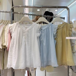 悅己☘襯衫女夏季新品法式荷葉邊飛飛袖顯瘦百搭韓系娃娃減齡甜美襯衣大尺碼女裝 大碼背心 無袖背心 夏天上衣 小飛袖上衣襯衫