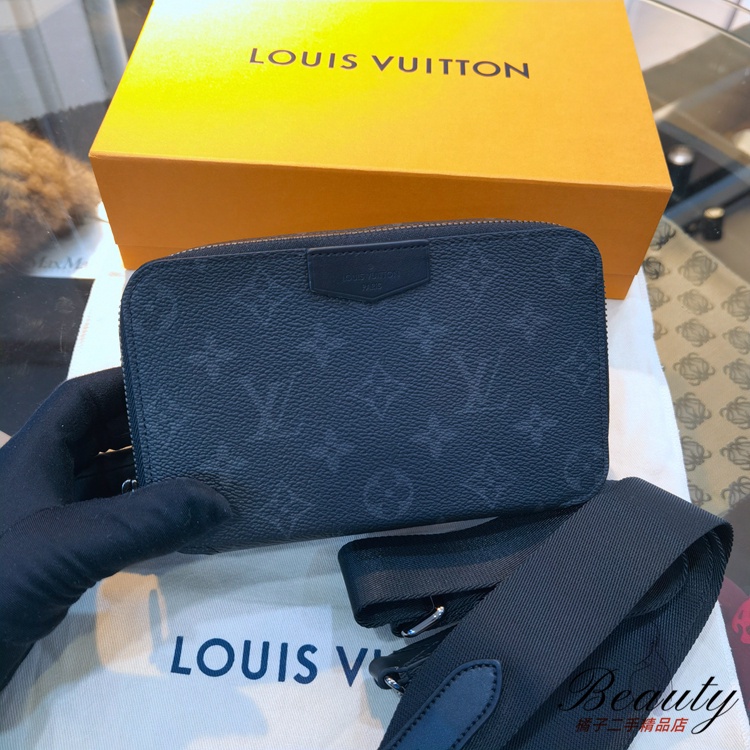 Louis Vuitton MONOGRAM Alpha Wearable Wallet (M80741, M81260)