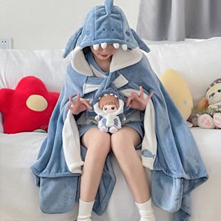 卡通鯊魚毛毯珊瑚絨睡衣女鼕季新款披肩鬥篷式連帽長 午睡毯 懶人披風 披肩毯 |臺妹abB1| 鬥篷袖毯 鬥篷毯