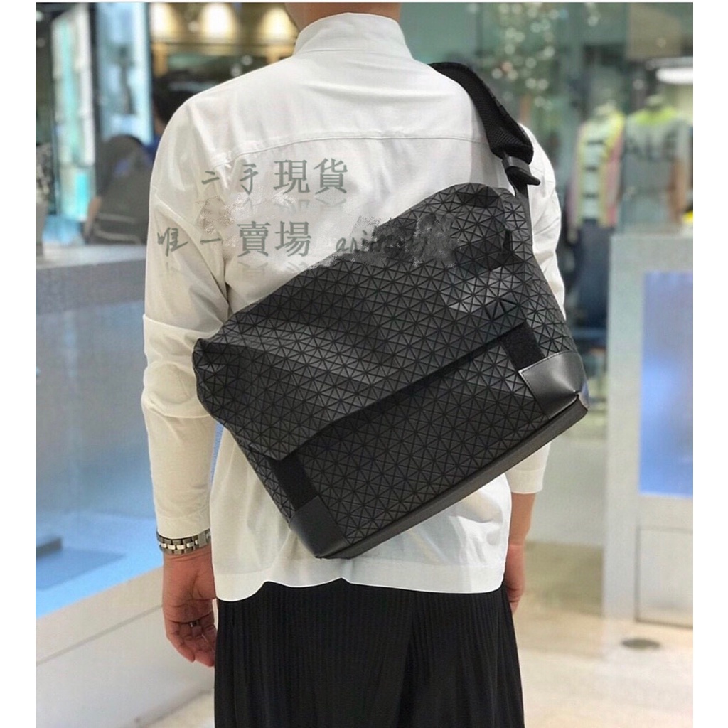 二手三宅一生 Issey Miyake BAOBAO SLING 系列 斜挎包 郵差包 肩背包 男包 消光黑色