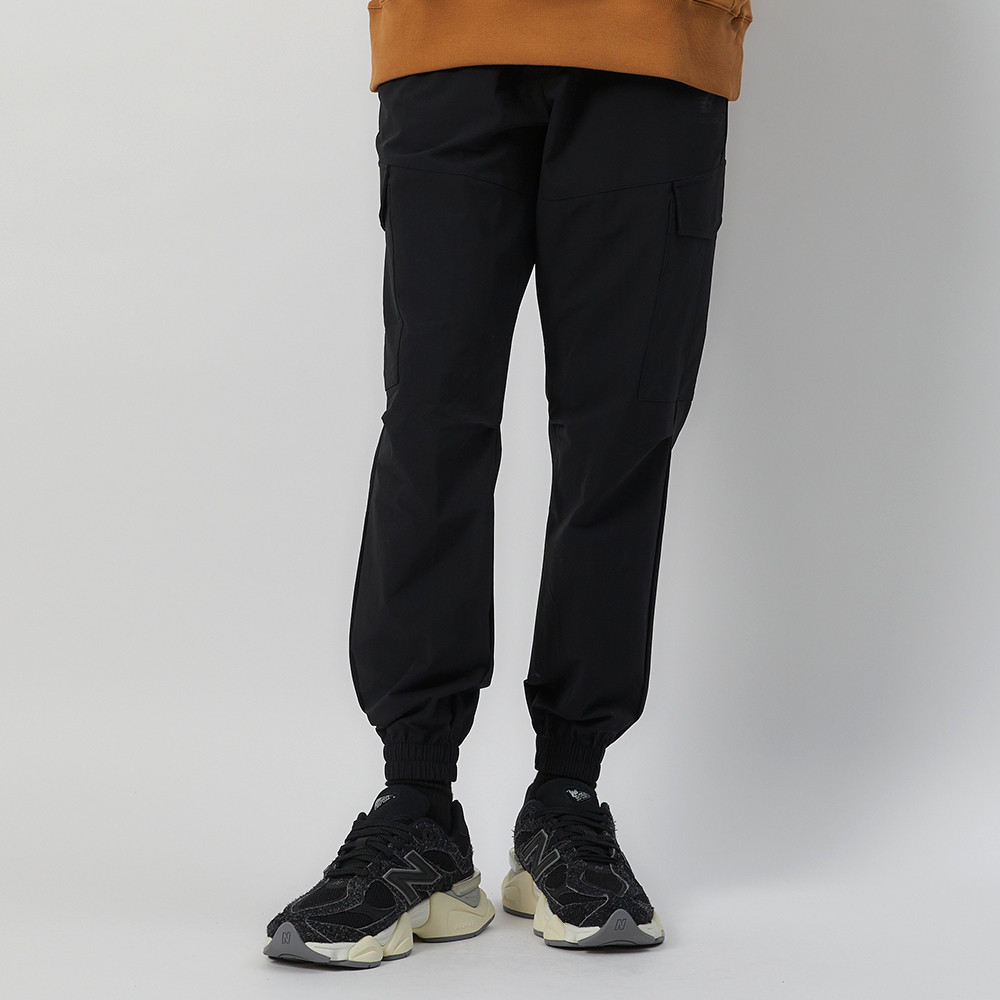 New Balance SDS男款 黑色 運動 休閒 工裝 大口袋 長褲 AMP33368BK