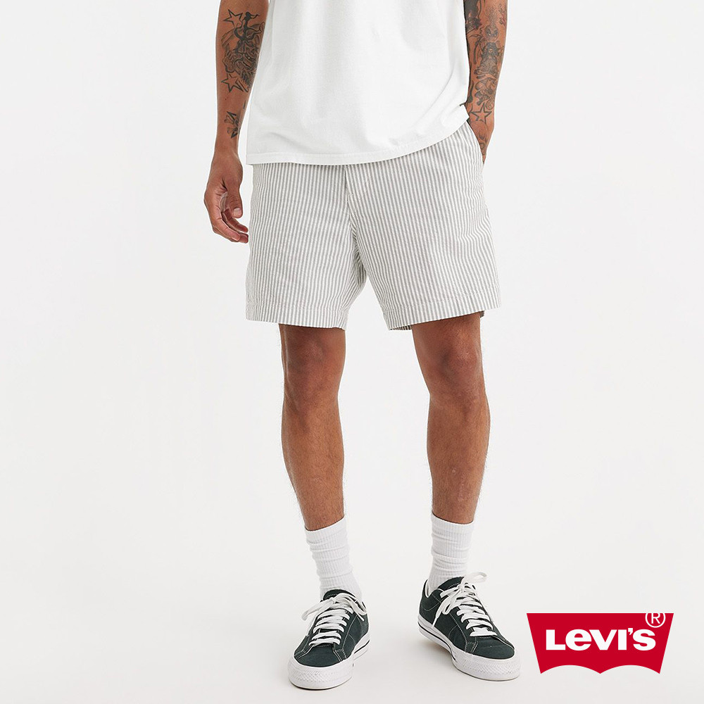 Levi's® 條紋風格卡其休閒短褲 男款 A4661-0032 人氣新品