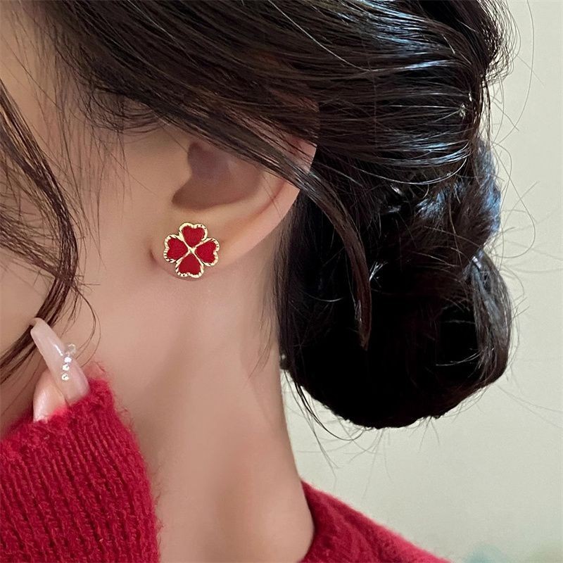 時尚飾品 耳環 耳釘 中國風紅色倖運草耳釘 女 小衆設計無耳洞耳夾 新款輕奢耳環 過年耳飾