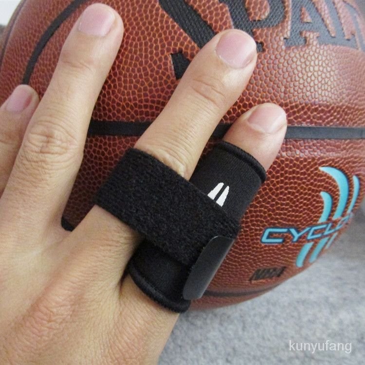 台灣熱賣籃球足球排球運動綁帶護指套保護手指脫臼科比歐文詹姆斯運動護具