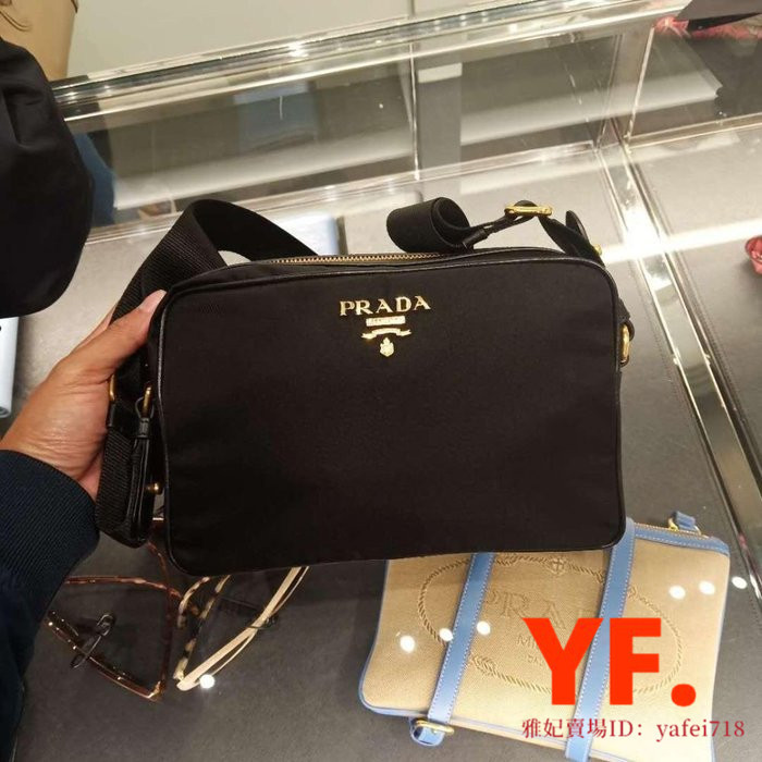 PRADA 普拉达 1BH089 黑色尼龍金 LOGO 相機包 斜背包 肩背包 斜挎包