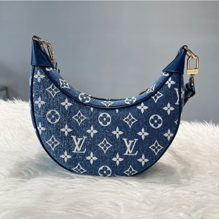 二手精品 LV 限量 爆款 LOOP 牛仔 單寧 半月 豌豆 肩背包 M81166