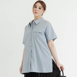 【PolyLulu】 MISS.設計款口袋反褶短袖開衩襯衫 中大尺碼上衣 灰藍色