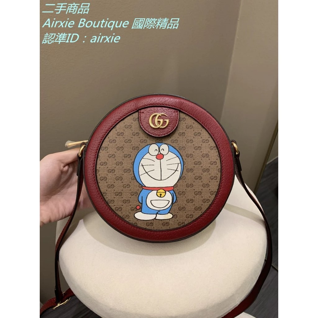 二手精品 古馳 Doraemon x Gucci 哆啦A夢 雙G 圓餅包 肩背包 側背包 斜挎包 相機包 625216