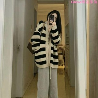 大尺碼~大碼復古港味條紋V領開衫毛衣外套女秋季新款慵懶風寬松保暖上衣長袖上衣 長袖t恤 女裝 秋冬寬鬆上衣 顯瘦上衣