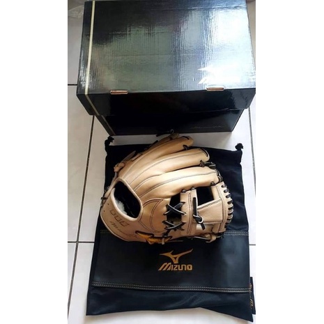 MIZUNO 美津濃 5DNA軟式內野棒壘球手套附原廠箱袋如圖。