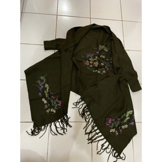 全新精品 墨綠色高階加厚保暖羊毛絨大圍巾秋冬結婚伴娘禮服過年民俗中國古代復古刺繡長袖大披肩兩用斗篷外出必備 外套流蘇罩衫