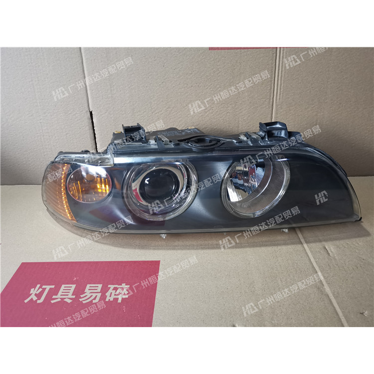 適用于95-03老款BMW 5系E39 520i 523i 525dts 528i 540i大燈總成