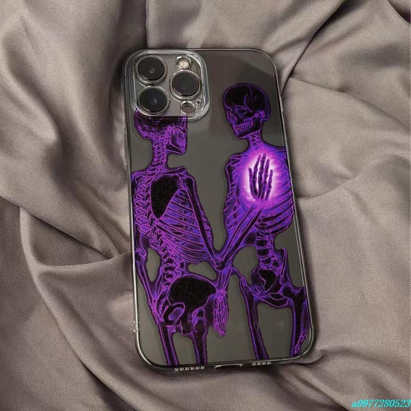 新款🔥個性紫光骷髏iPhone14pro手機殼蘋果13藝術7plus/8彩繪XR/XSMAX軟蘋果保護殼