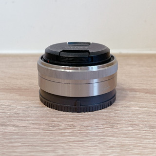 ( 索尼非常輕巧餅乾鏡頭 ) Sony SEL16F28 E 接環 APS-C 變焦鏡頭 二手鏡頭 半年保固 林相攝影