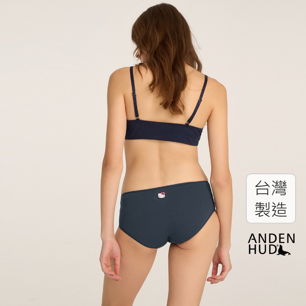 【Anden Hud】Hello Kitty系列．細邊中腰三角內褲(深藍紫-刺繡Kitty) 純棉台灣製 海外禁售