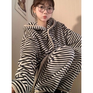 韓系 保暖 冬季 居家服 睡衣 日系珊瑚絨睡衣女冬季簡約條紋長袖法蘭絨加厚居家服少女連帽套裝