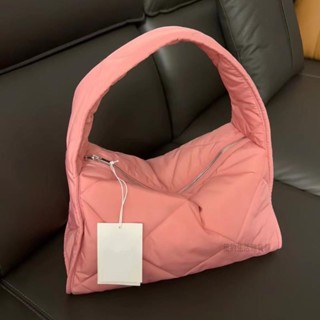 簡約生活◆秋冬菱格大容量棉服斜揹包 休閒輕便帆布手提包 褶皺方形枕頭包